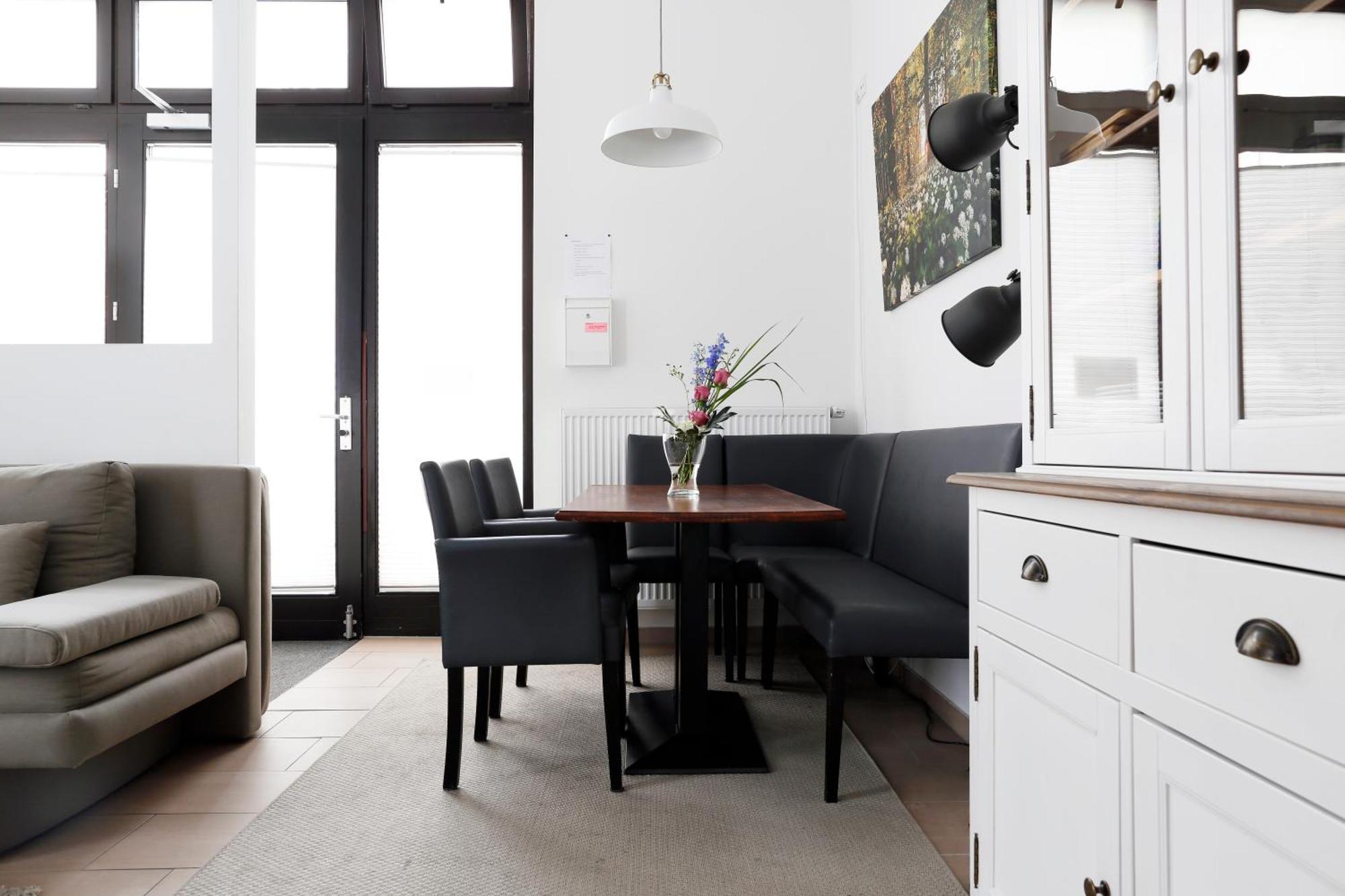 Niebuhr Kurfürstendamm - Cozy Family&business Flair Welcomes - Rockchair Berlin