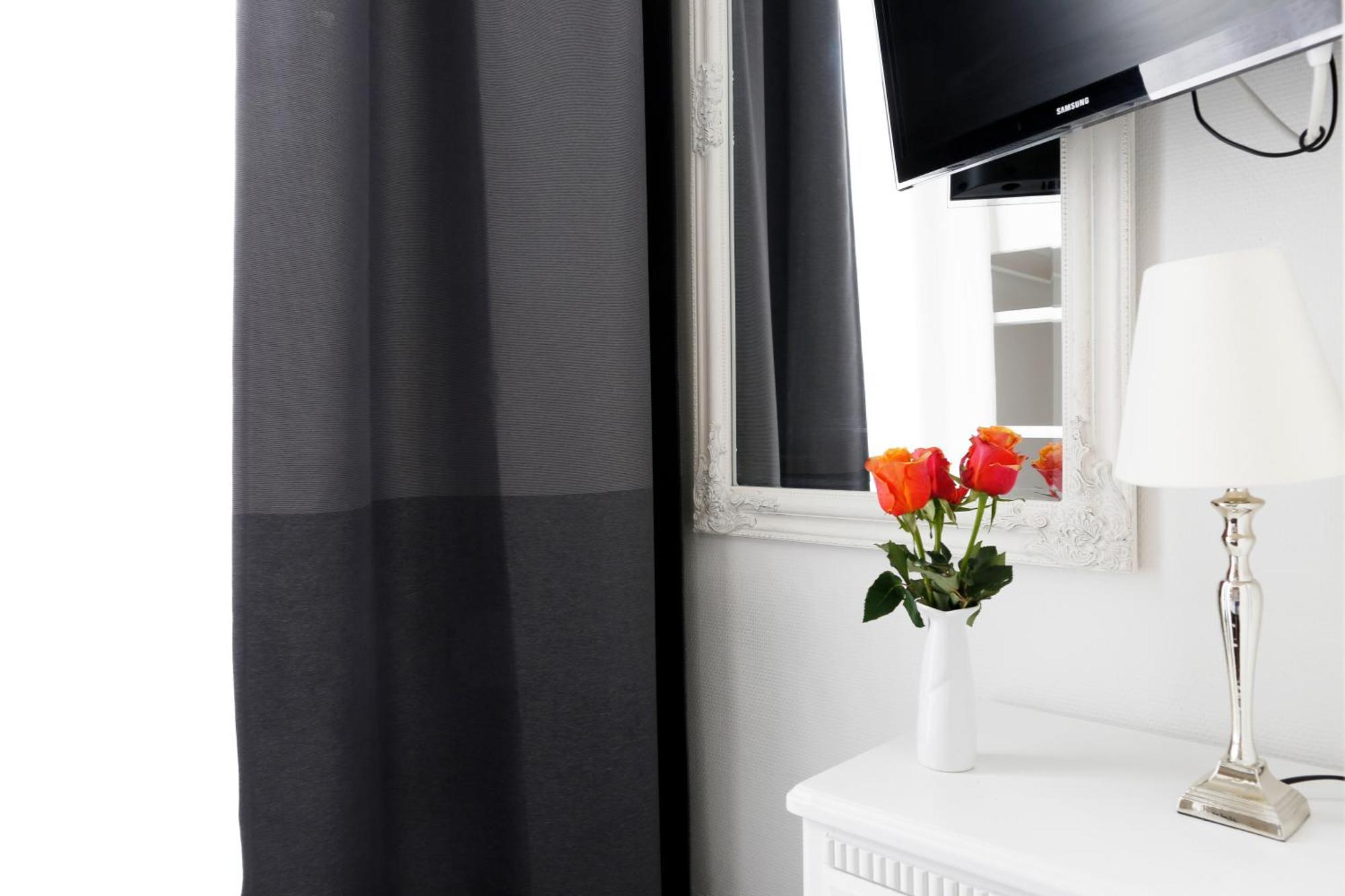 Niebuhr Kurfürstendamm - Cozy Family&business Flair Welcomes - Rockchair Apartment Berlin